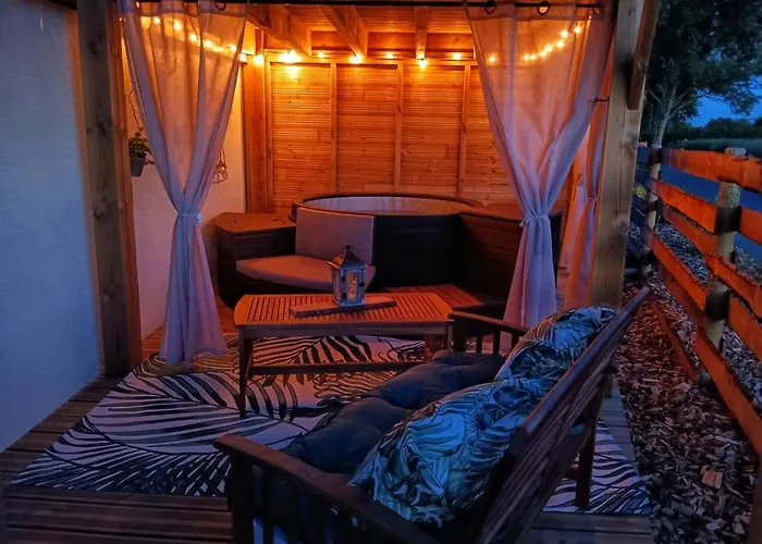 De Charme Avec Piscine De Relaxation Prázdninový dům *